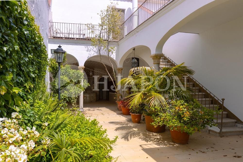 Garden of House or chalet for sale in El Masnou  with Air Conditioner, Heating and Terrace