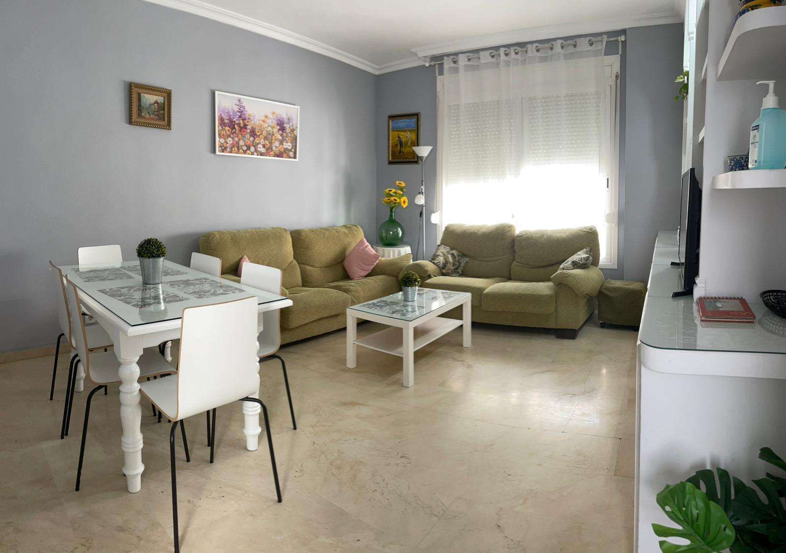 Sala d'estar de Apartament per a compartir en  Sevilla Capital amb Aire condicionat i Terrassa