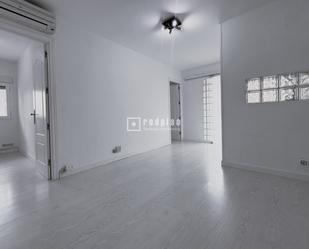 Bedroom of Flat for sale in  Madrid Capital  with Air Conditioner, Heating and Terrace
