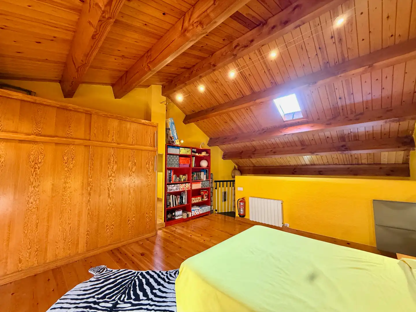 Habitación de Casa adosada en venta en Barcelona con Aire acondicionado, Calefacción y Parquet