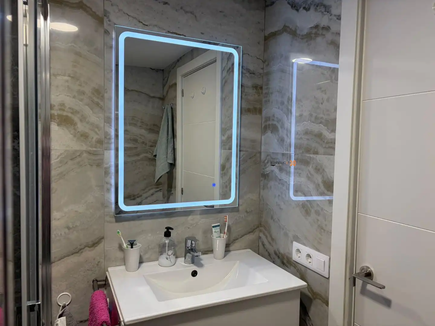 Baño de Piso en venta en Benidorm con Aire acondicionado, Terraza y Amueblado