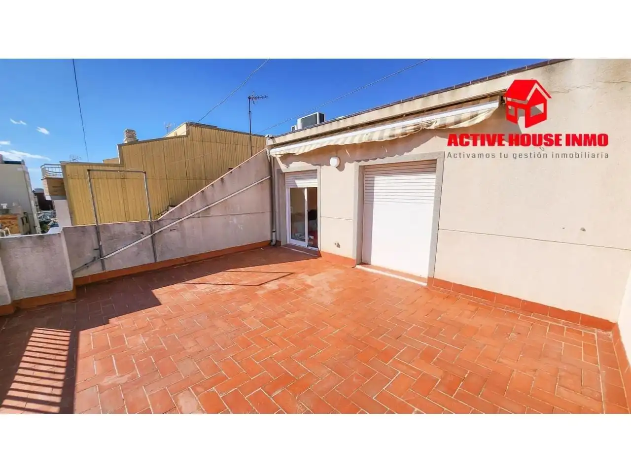 Terrasse von Einfamilien-Reihenhaus zum Verkauf in La Ràpita mit Klimaanlage, Terrasse und Abstellraum