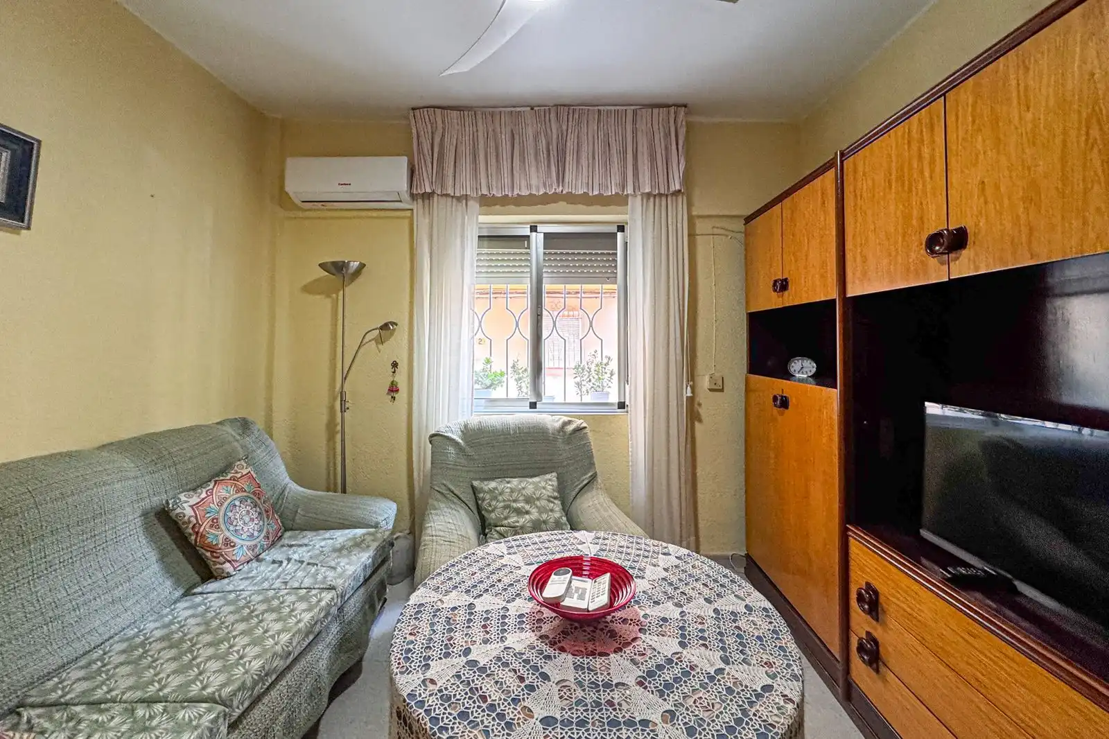 Living room of Flat for sale in Almería  with Air Conditioner, Heating and Terrace