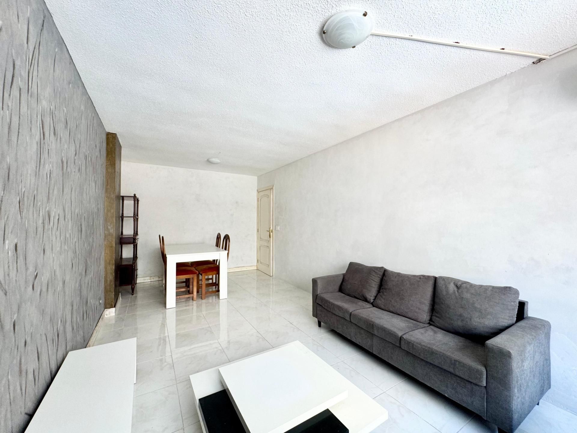 Sala de estar de Piso en venta en Alicante / Alacant con Balcón