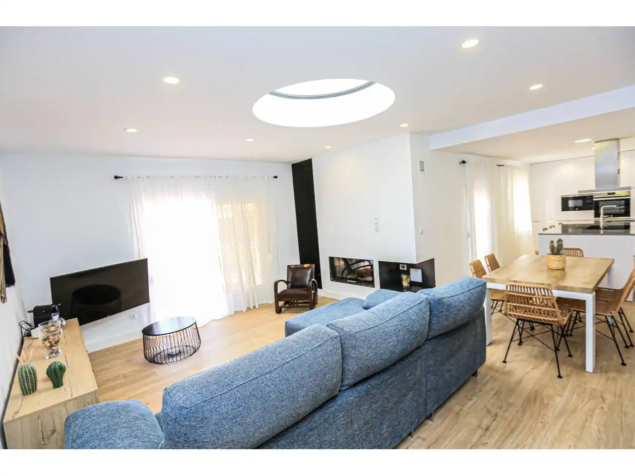 Sala d'estar de Casa o xalet en venda en Cambrils amb Aire condicionat, Jardí privat i Parquet