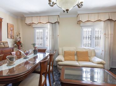 Terraced house with balcony for sale in Calle DE ADRIÁN LÓPEZ IRIARTE