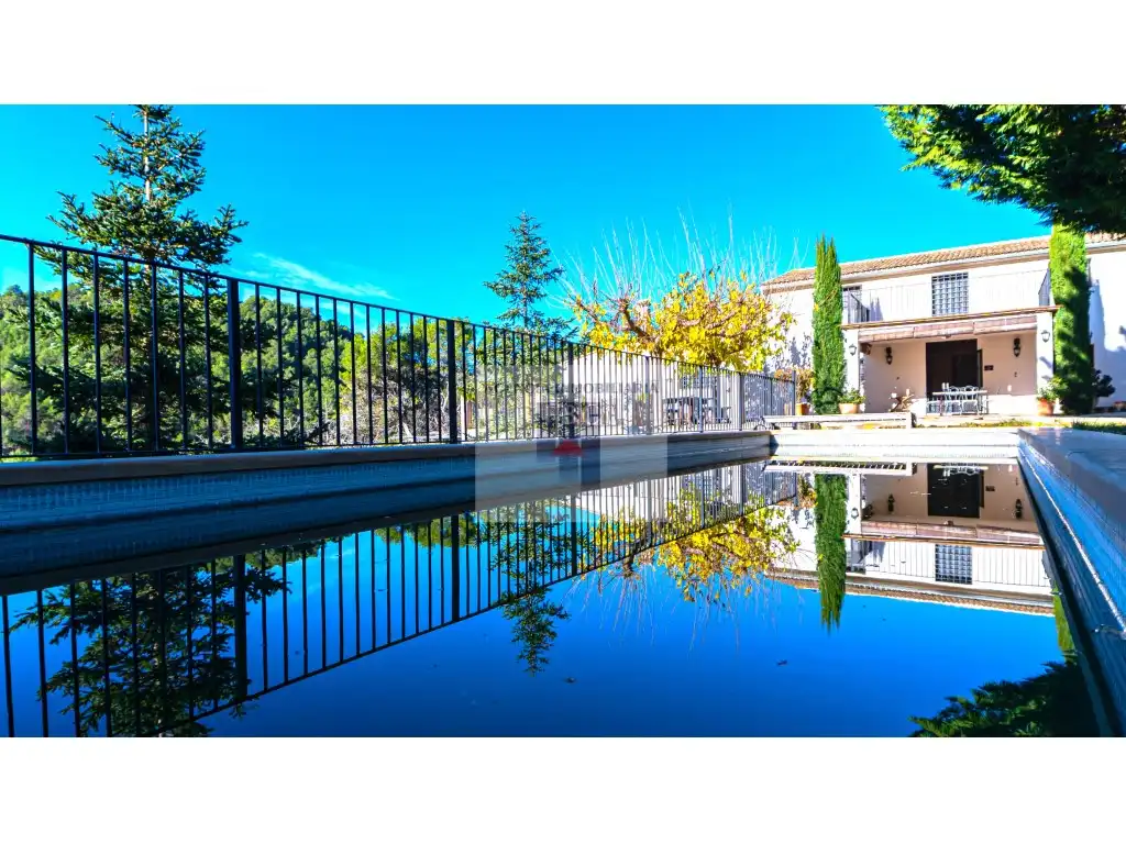 Vista exterior de Finca rústica en venda en Alcoy / Alcoi amb Jardí privat, Traster i Piscina