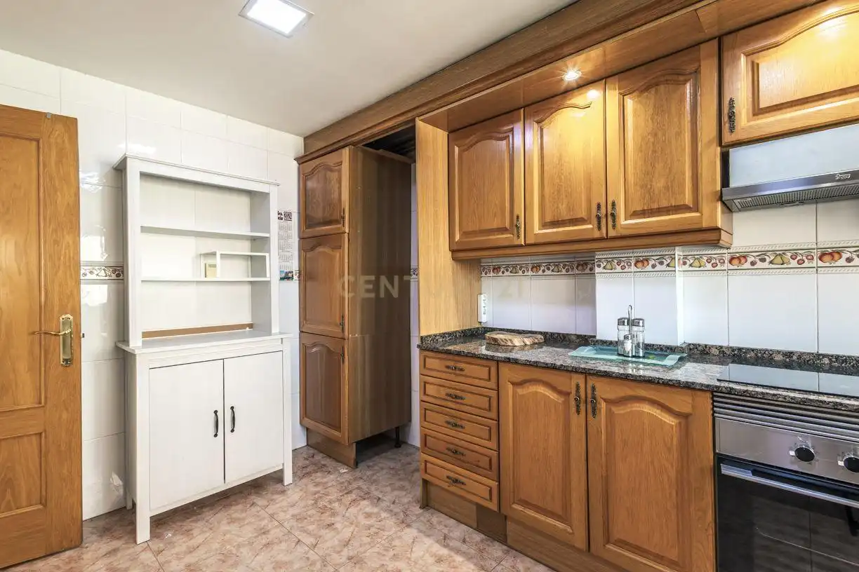 Cuina de Apartament en venda en Sant Vicenç Dels Horts amb Aire condicionat i Balcó