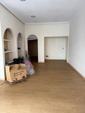 Local comercial en Alquiler en La Calzada