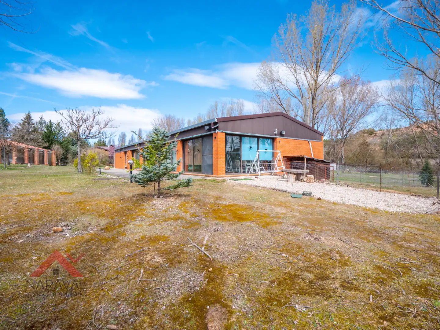 Vista exterior de Casa o xalet en venda en Burgo de Osma - Ciudad de Osma amb Calefacció, Jardí privat i Terrassa