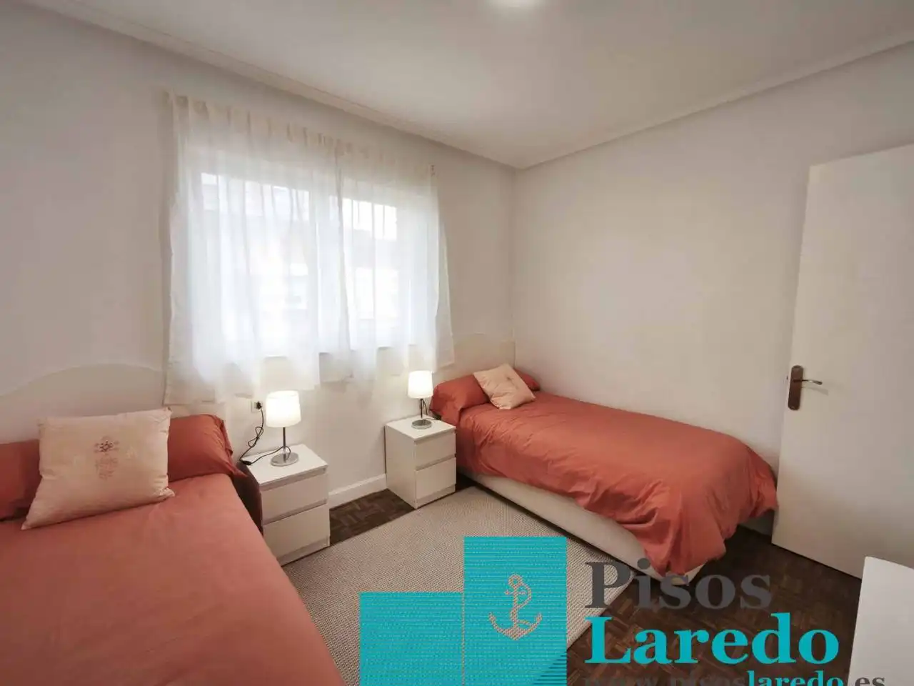 Habitación de Piso en venta en Laredo con Calefacción, Parquet y Terraza