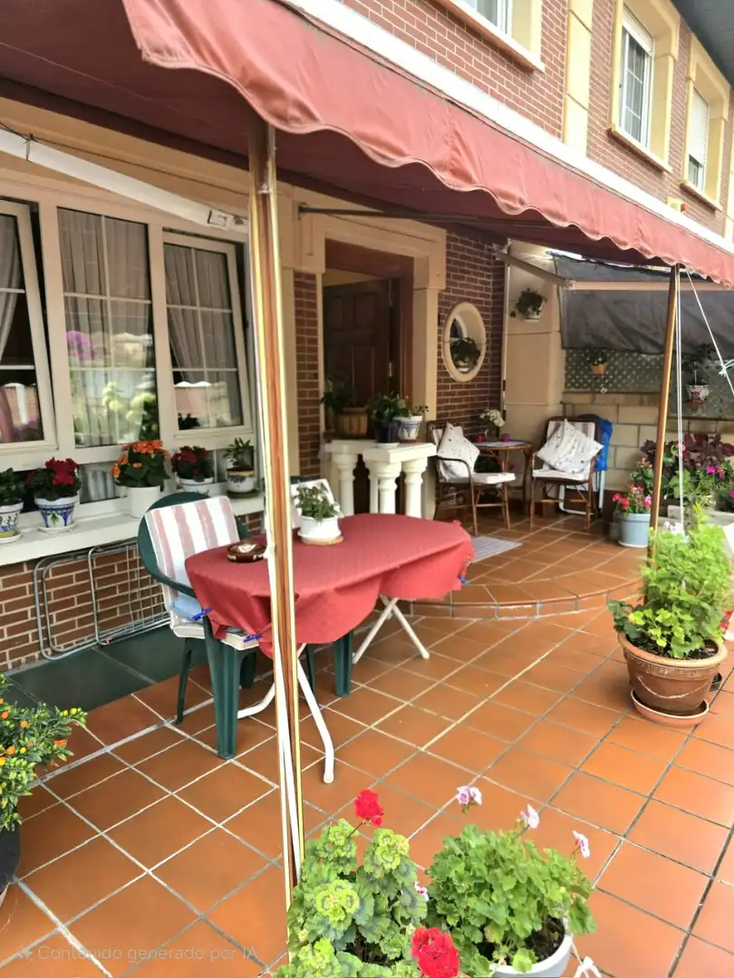 Terraza de Casa adosada en venta en Castro-Urdiales con Calefacción, Jardín privado y Terraza