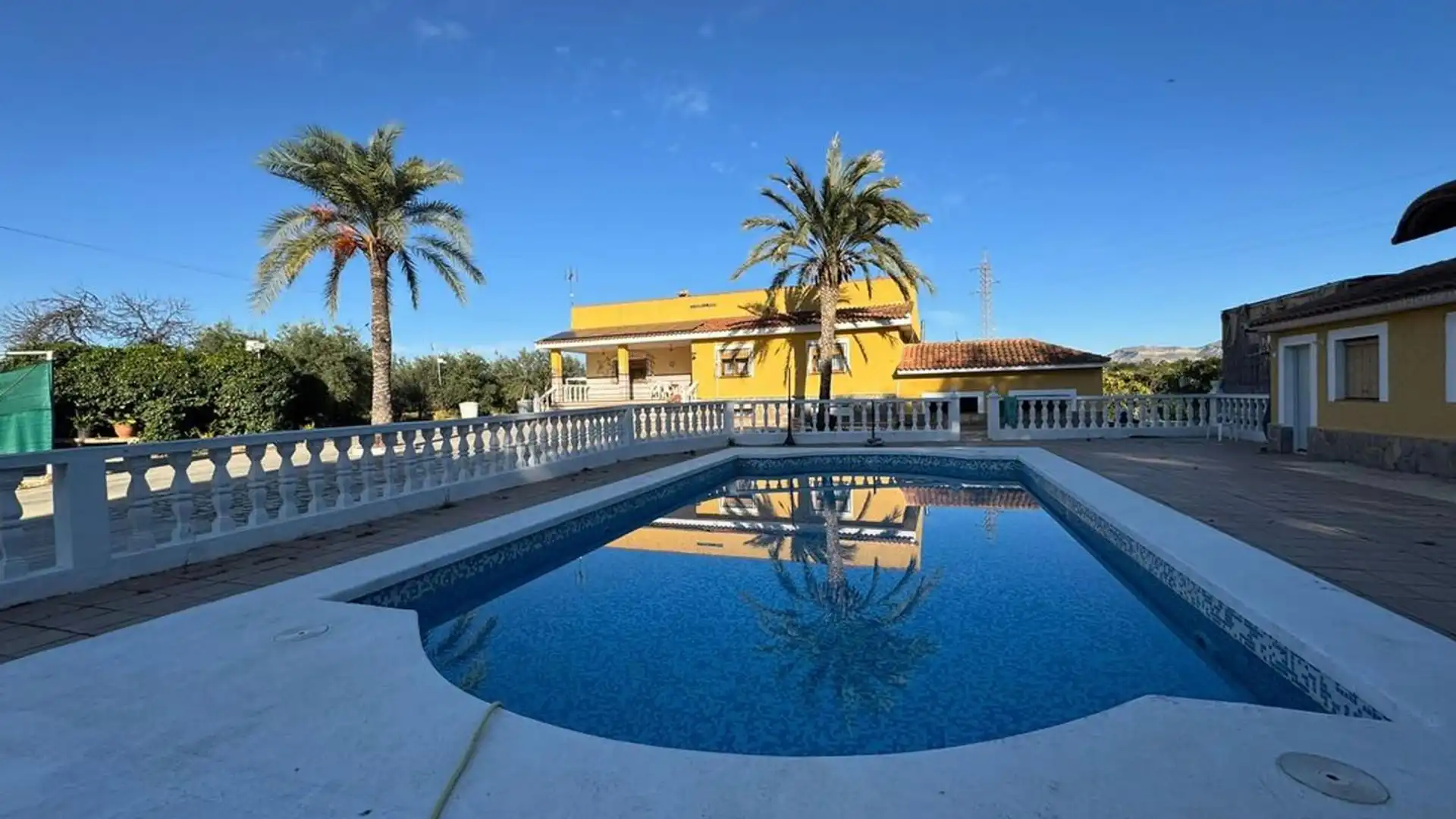 Exterior view of Houses for sale in San Vicente del Raspeig / Sant Vicent del Raspeig  with Air Conditioner, Heating and Terrace