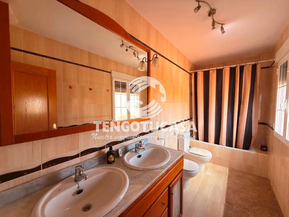 Baño de Casa o chalet en venta en Bargas con Aire acondicionado, Calefacción y Jardín privado
