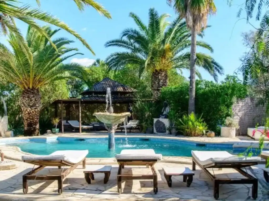 Piscina de Casa o chalet en venta en Sant Josep de sa Talaia
