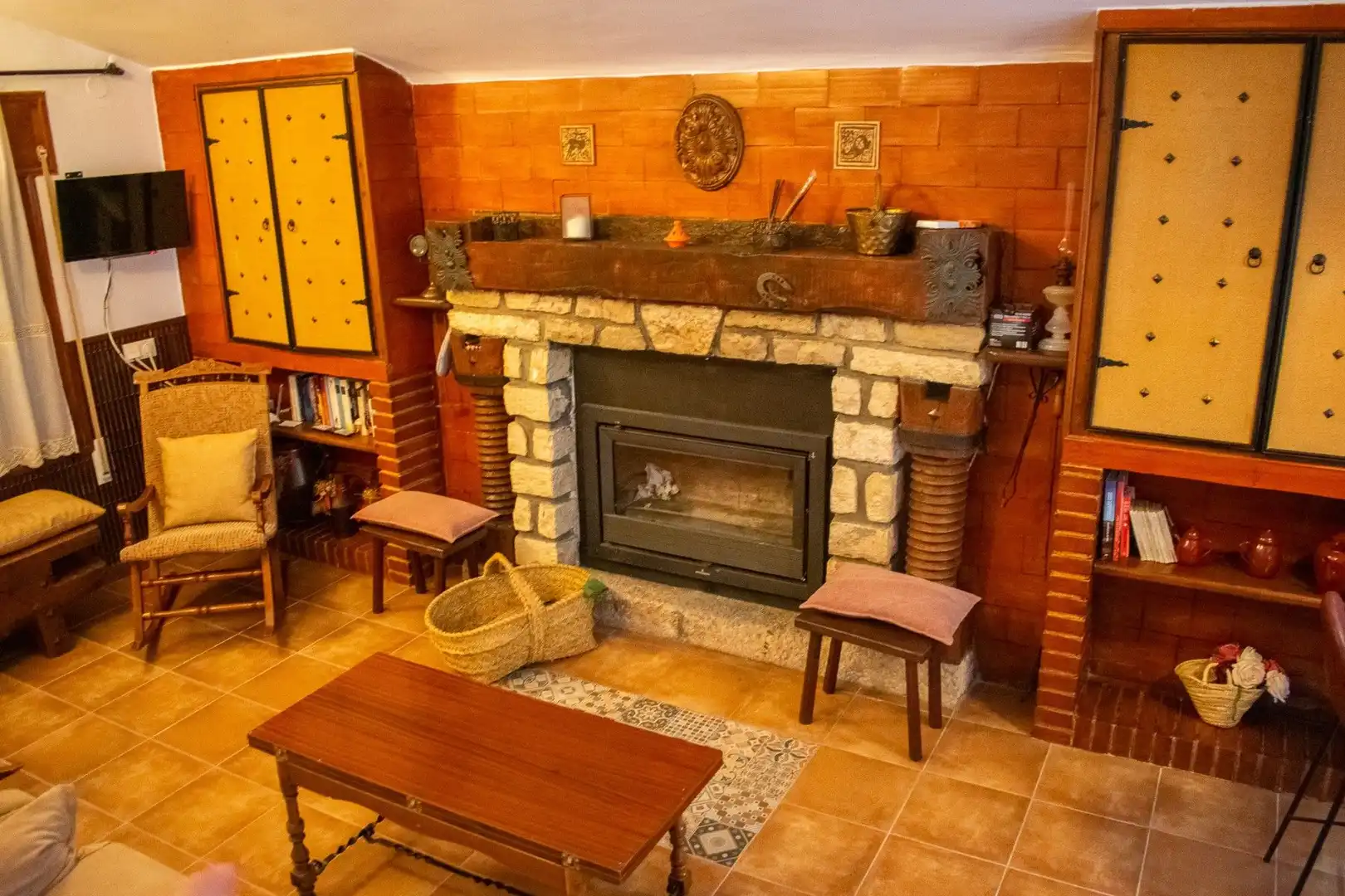 Sala d'estar de Casa o xalet en venda en Onil amb Jardí privat, Terrassa i Traster