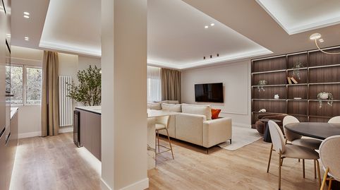 Foto 5 de Apartamento en venta en Calle del Poeta Esteban de Villegas, Jerónimos, Madrid Capital