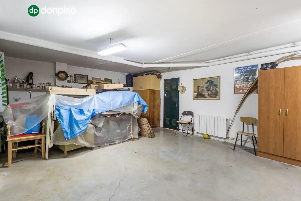 Casa aparellada amb terrassa en venda a Camino CEMENTERIO, imagen 31