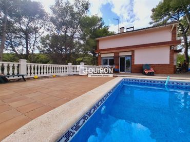 Detached house with pool for sale in Valldemar - Montmar
