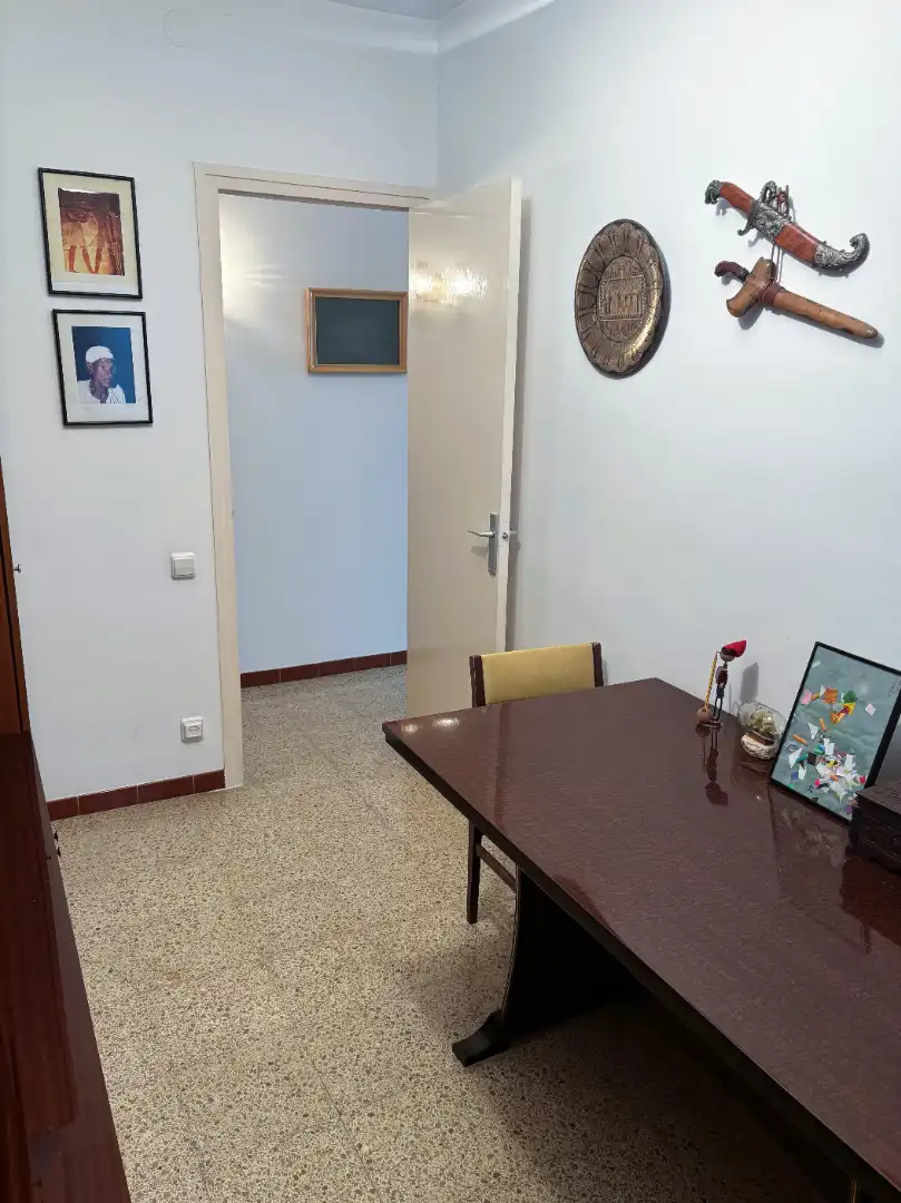 Dining room of Flat for sale in L'Hospitalet de Llobregat  with Air Conditioner, Furnished and Oven