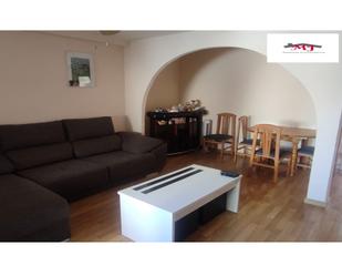 Sala d'estar de Pis en venda en Alcalá de Henares amb Terrassa