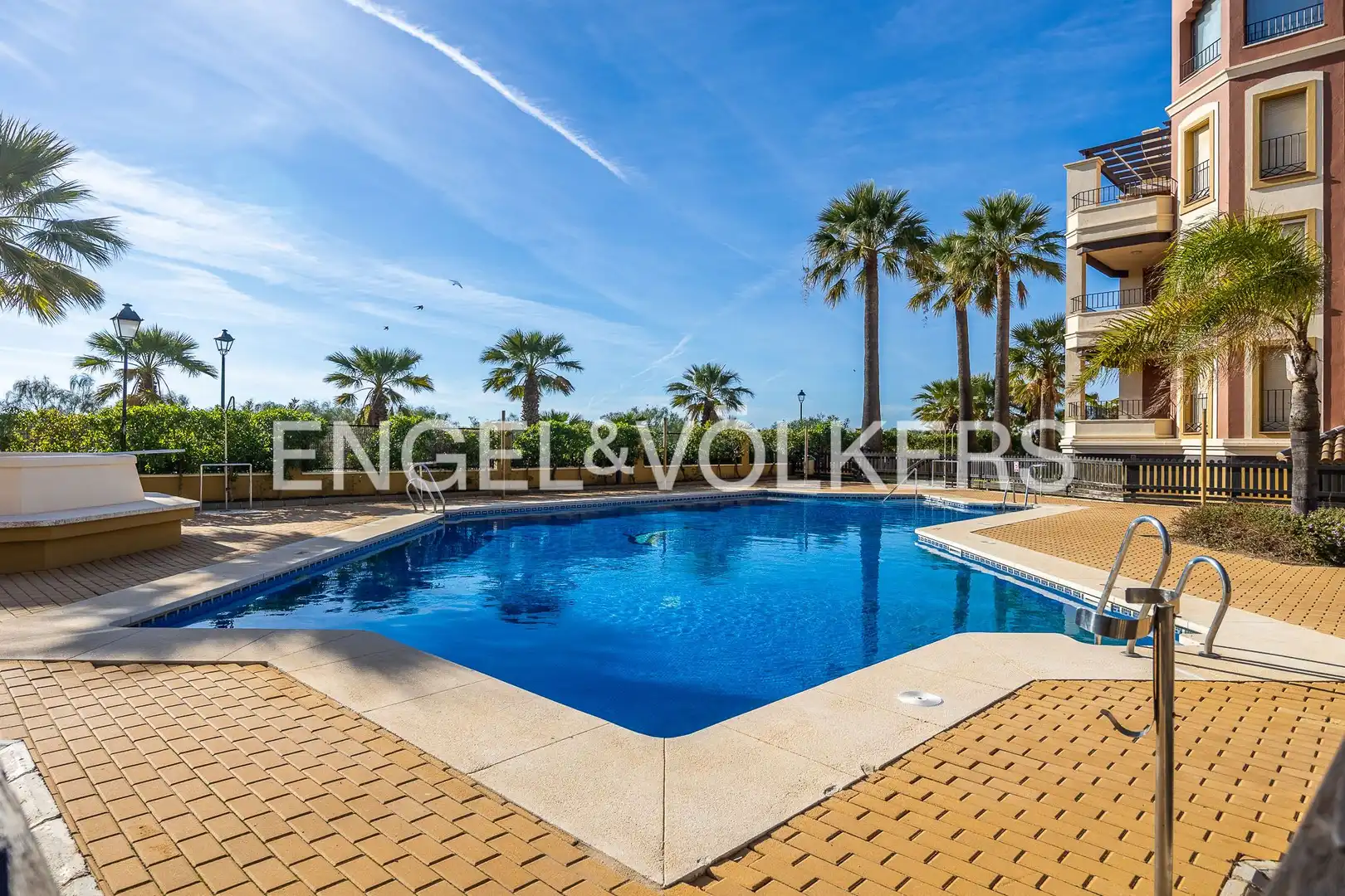 Piscina de Ático en venta en Ayamonte con Aire acondicionado, Calefacción y Jardín privado