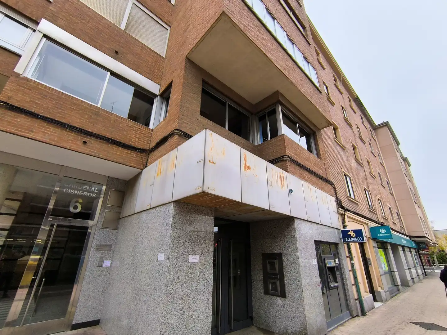 Local comercial en venda a Avenida Cardenal Cisneros 6