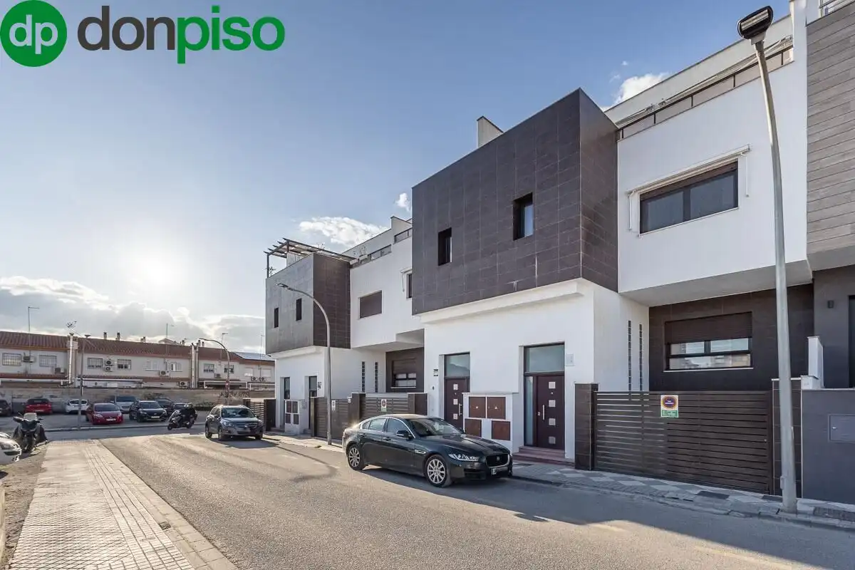 Casa o xalet en venda a Calle NOGAL, Maracena