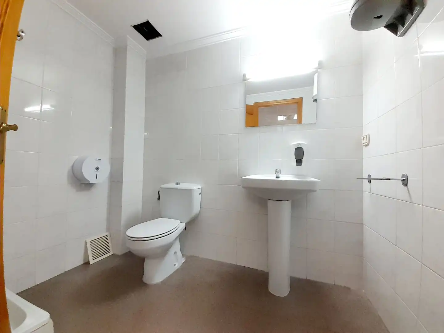 Baño de Oficina de alquiler en Elche / Elx con Aire acondicionado