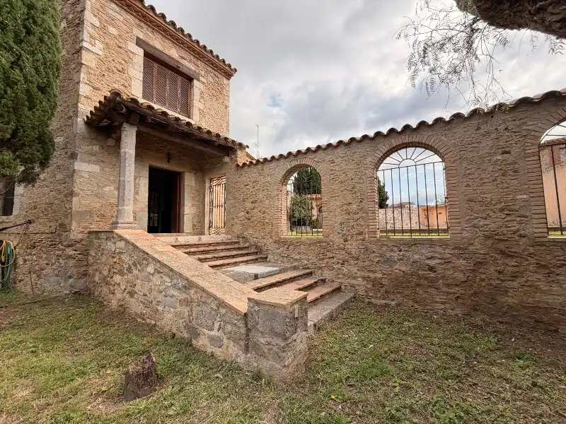Casa con terraza en venta en Carrer de Figueres, imagen 15
