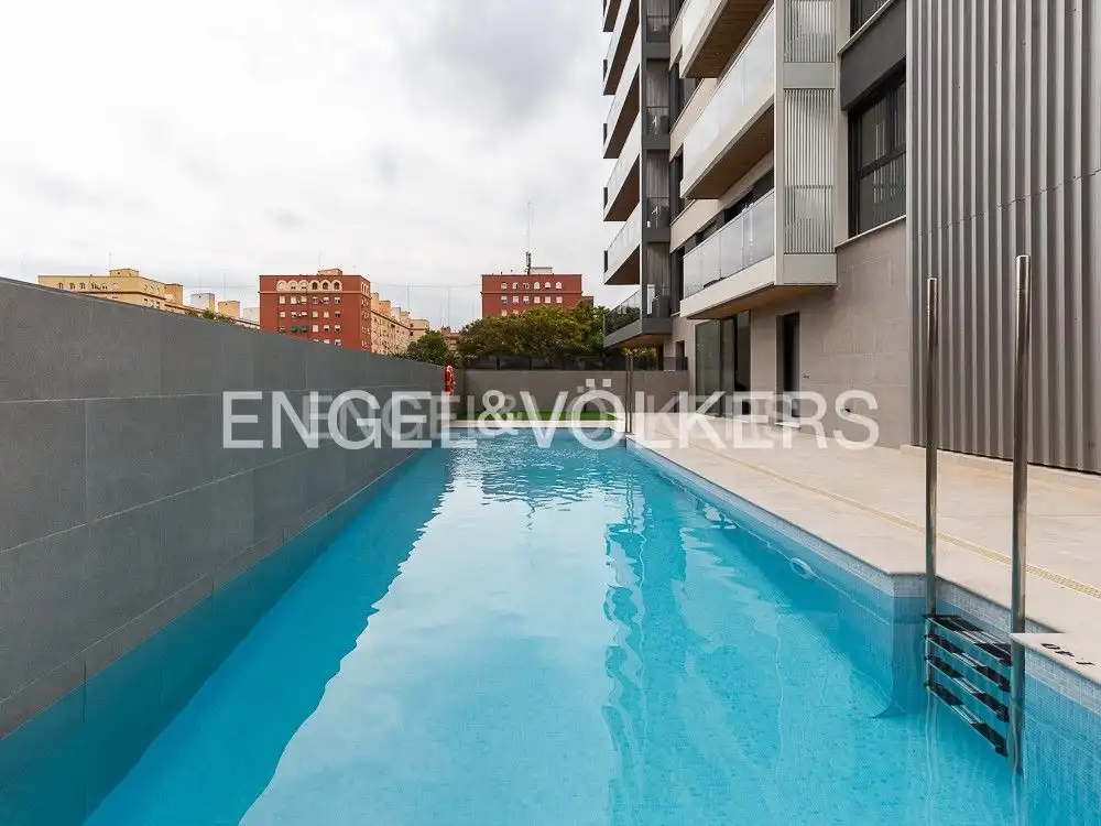 Schwimmbecken von Wohnung zur Miete in Valencia mit Klimaanlage, Heizung und Parkett
