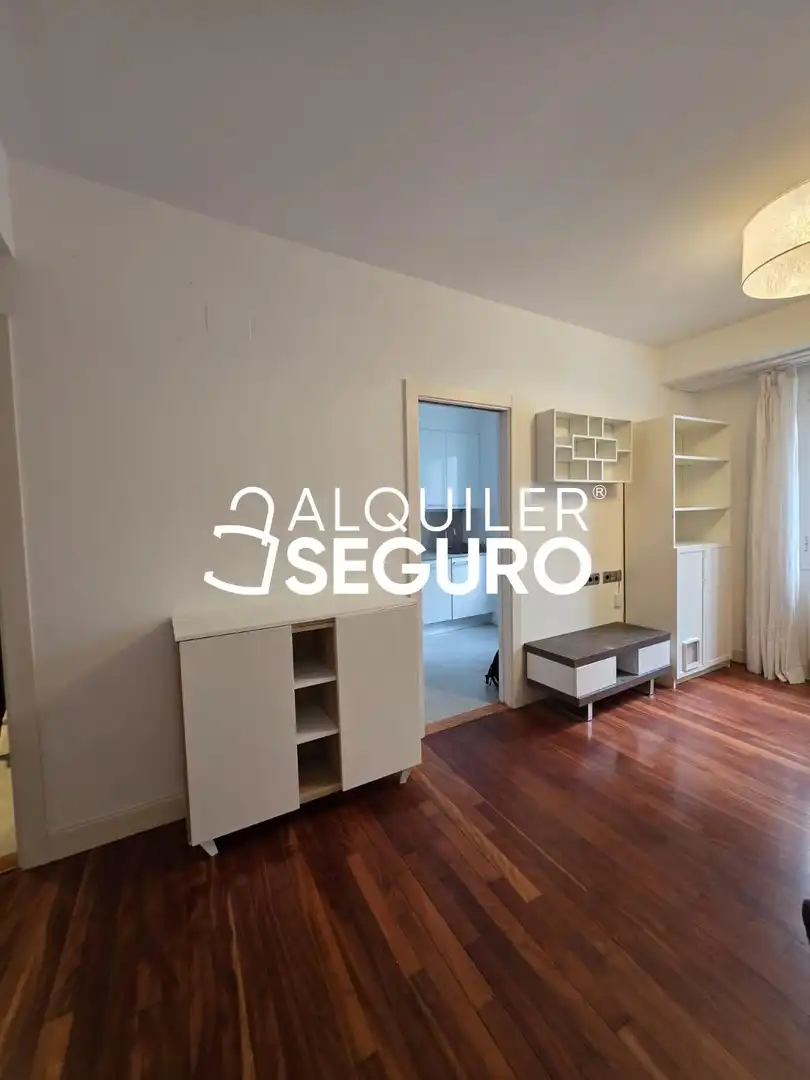 Habitación de Piso de alquiler en Bilbao  con Calefacción y Amueblado