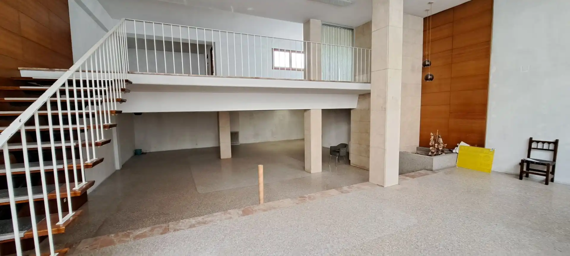 Local comercial en venda a Sabiñánigo Centro - Aurín