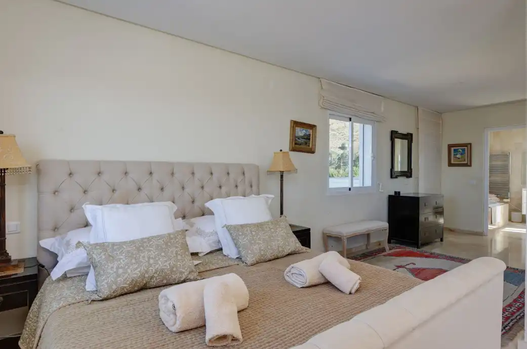Chalet con piscina en venta en Camino de Valtocado 23, imagen 22