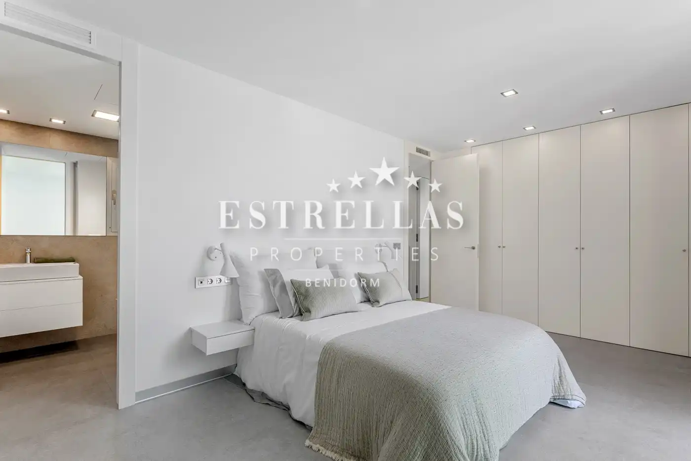 Chalet con piscina en venta en Golf Bahía, imagen 22