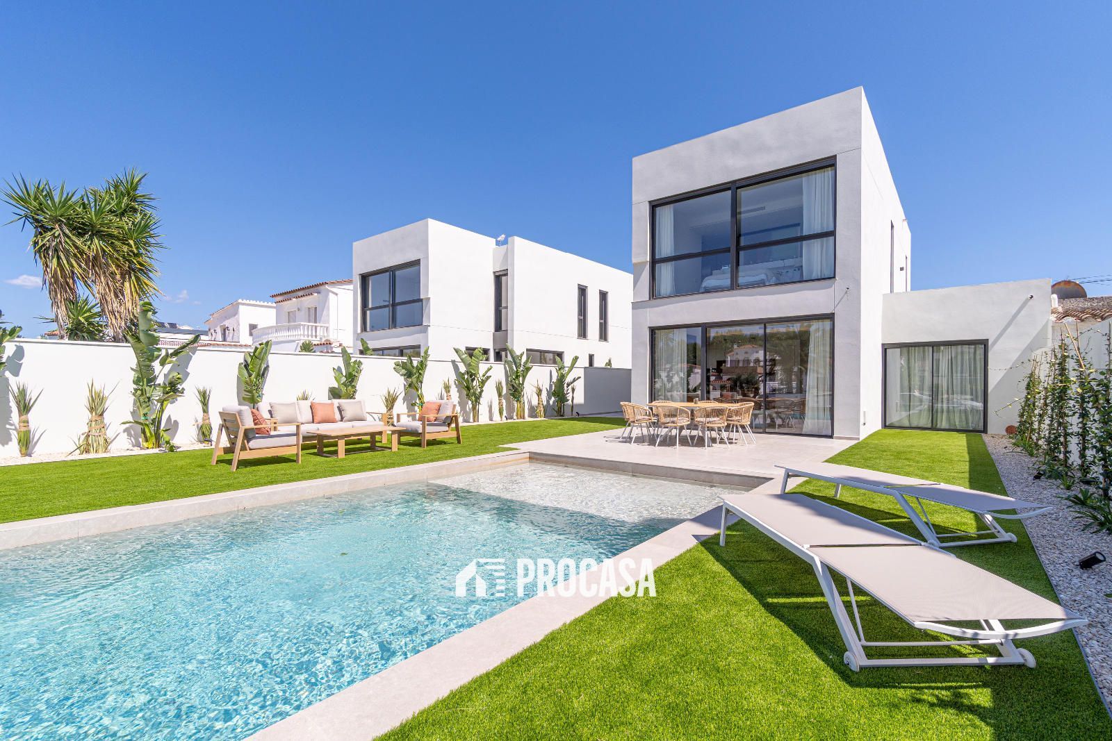 Swimming pool of House or chalet for sale in Empuriabrava  with Air Conditioner, Heating and Swimming Pool