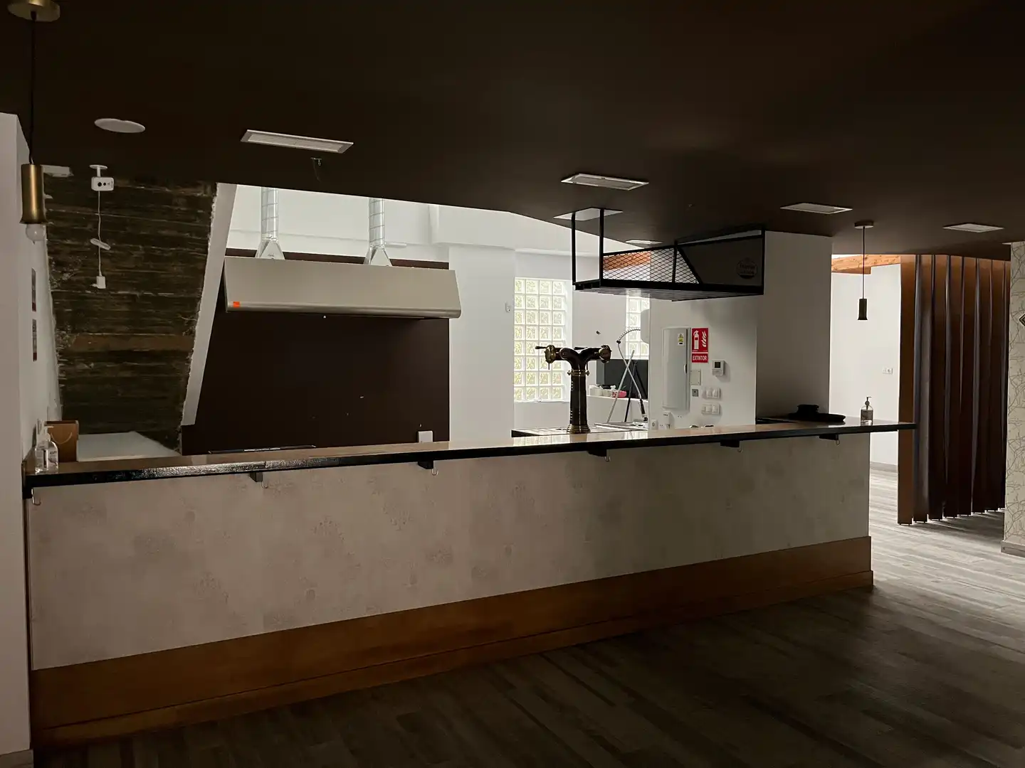 Local en venta en Alicante / Alacant con Aire acondicionado y Calefacción