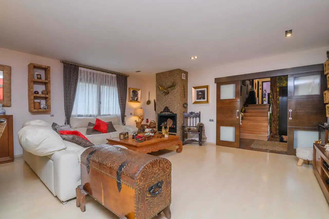 Sala de estar de Casa o chalet de alquiler en Begues con Aire acondicionado, Calefacción y Jardín privado