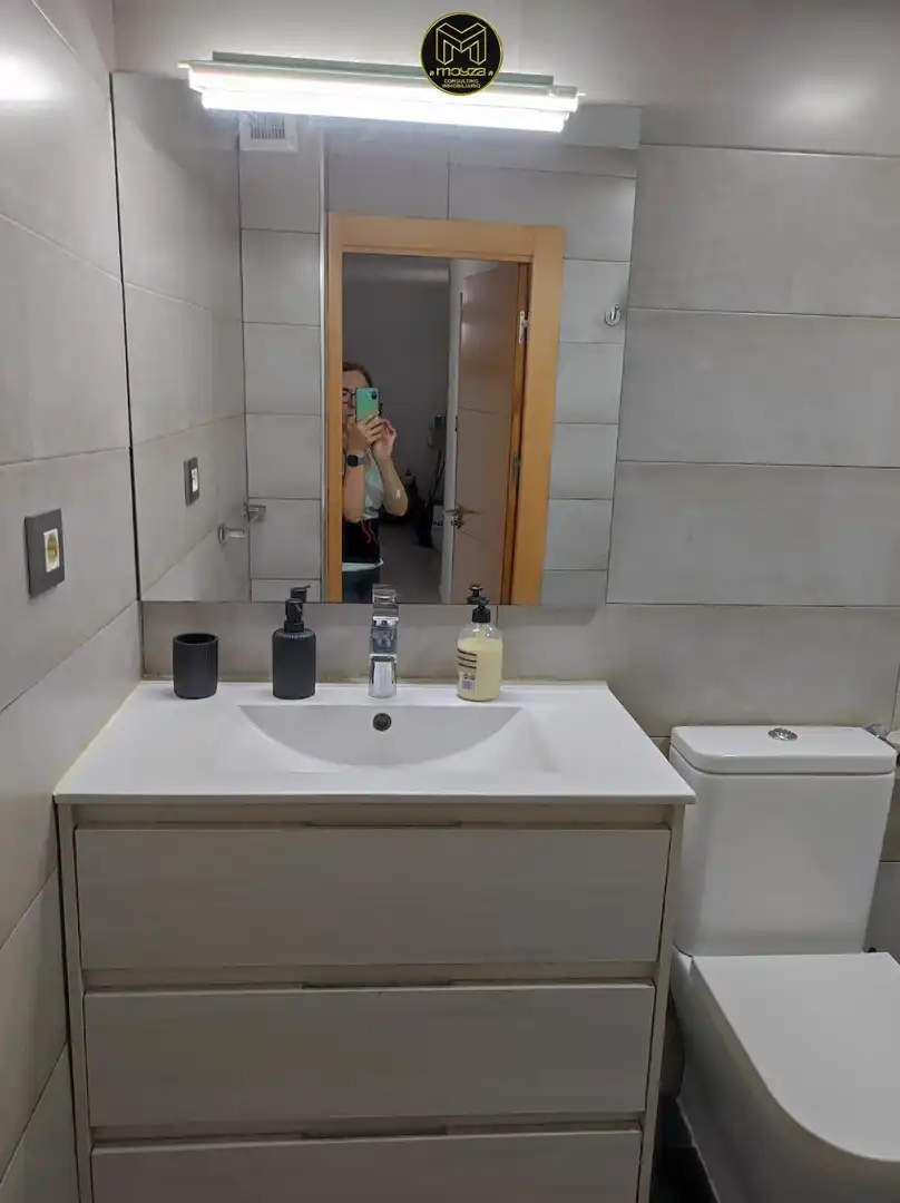 Bany de Pis en venda en Jaén amb Aire condicionat, Moblat i Balcó