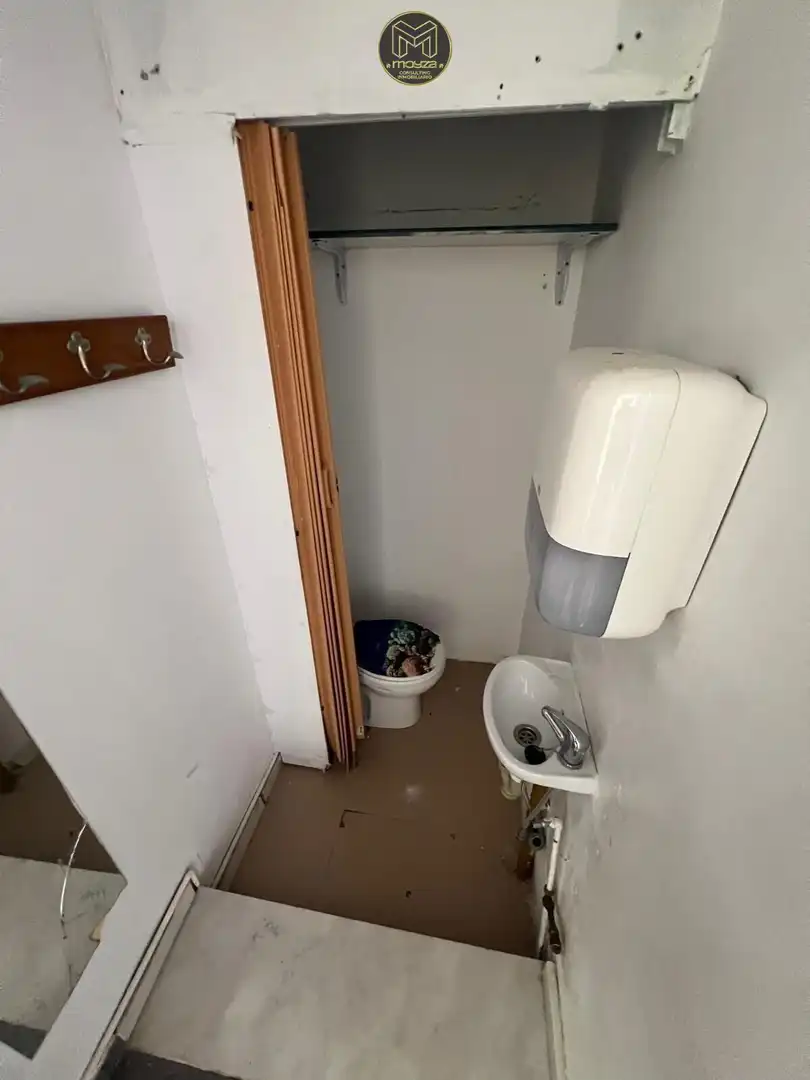 Bany de Local en venda en Jaén
