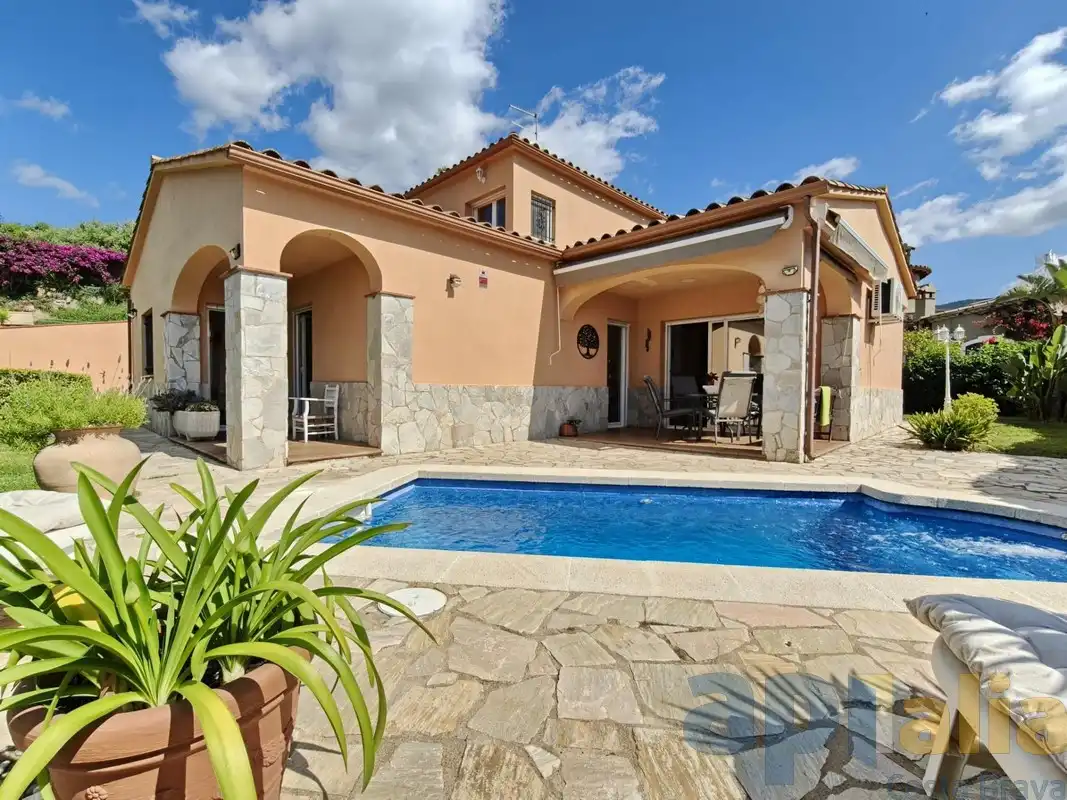 Piscina de Casa o xalet en venda en Calonge i Sant Antoni amb Calefacció, Jardí privat i Terrassa