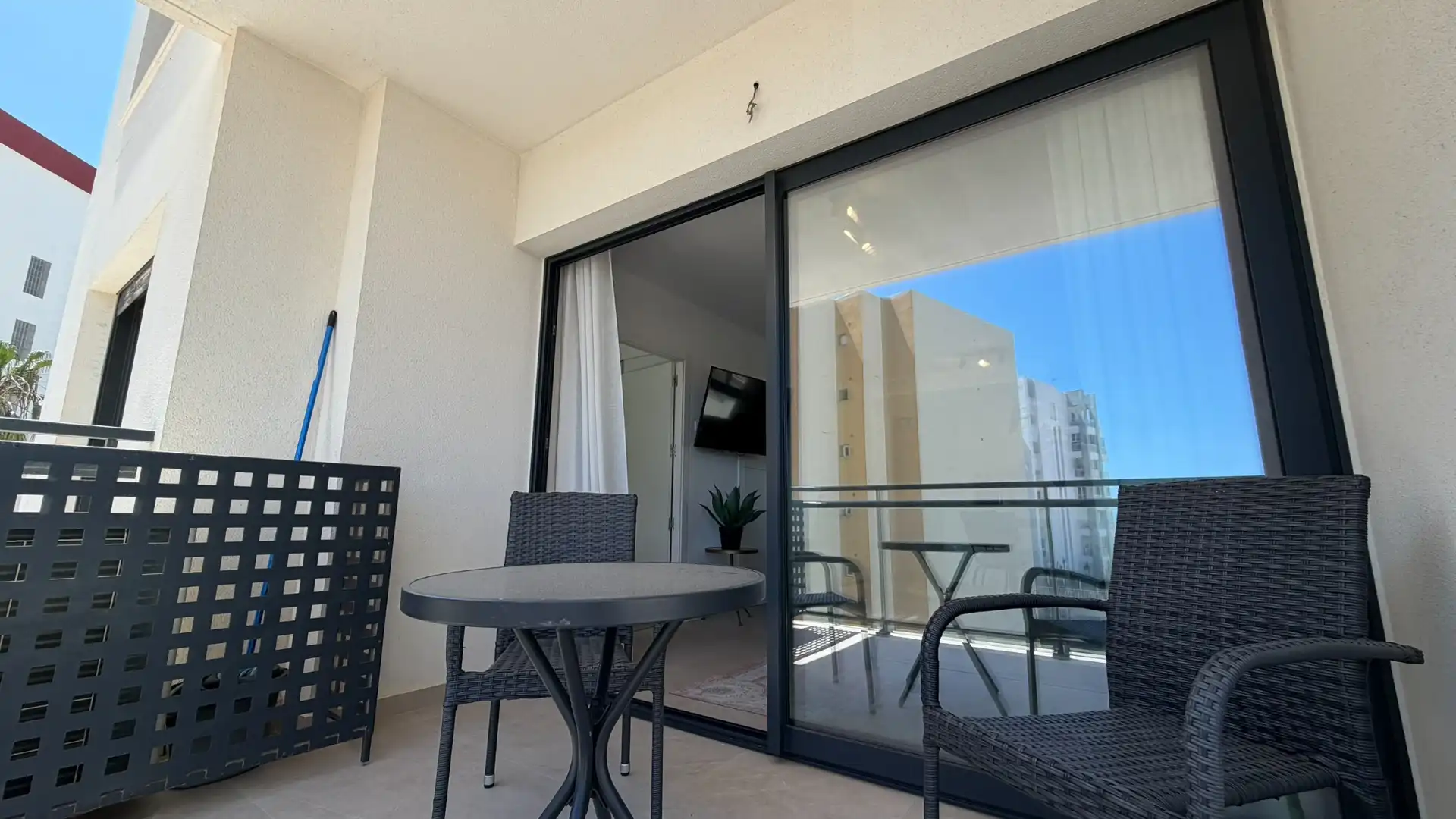 Apartamento con piscina en venta en Calle Alemania 3, imagen 11