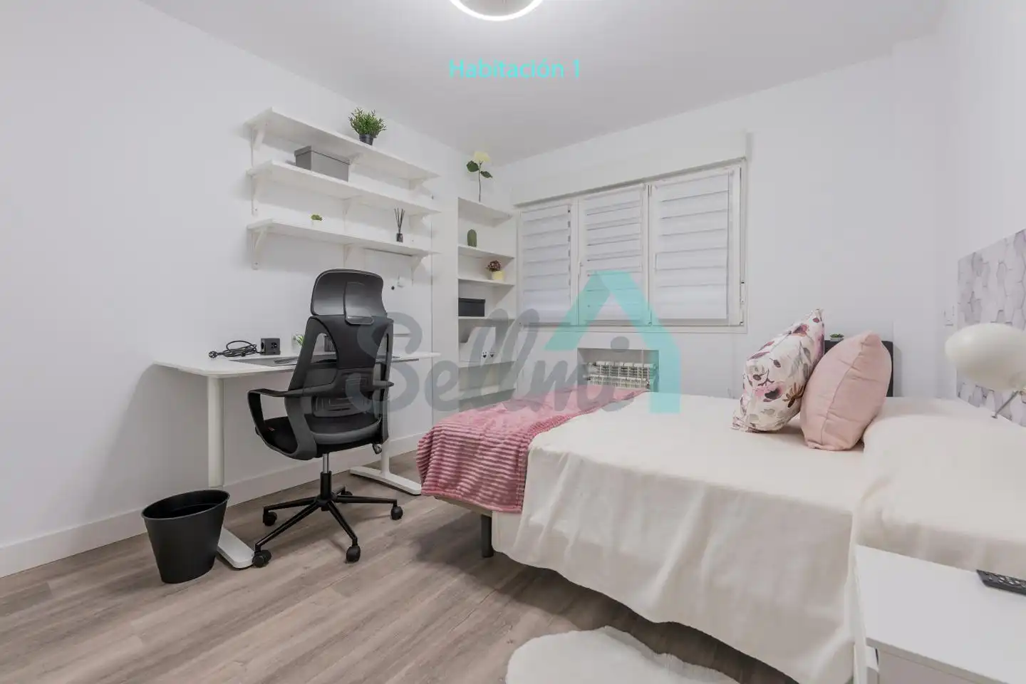 Habitación de Piso para compartir en Oviedo  con Calefacción y Amueblado