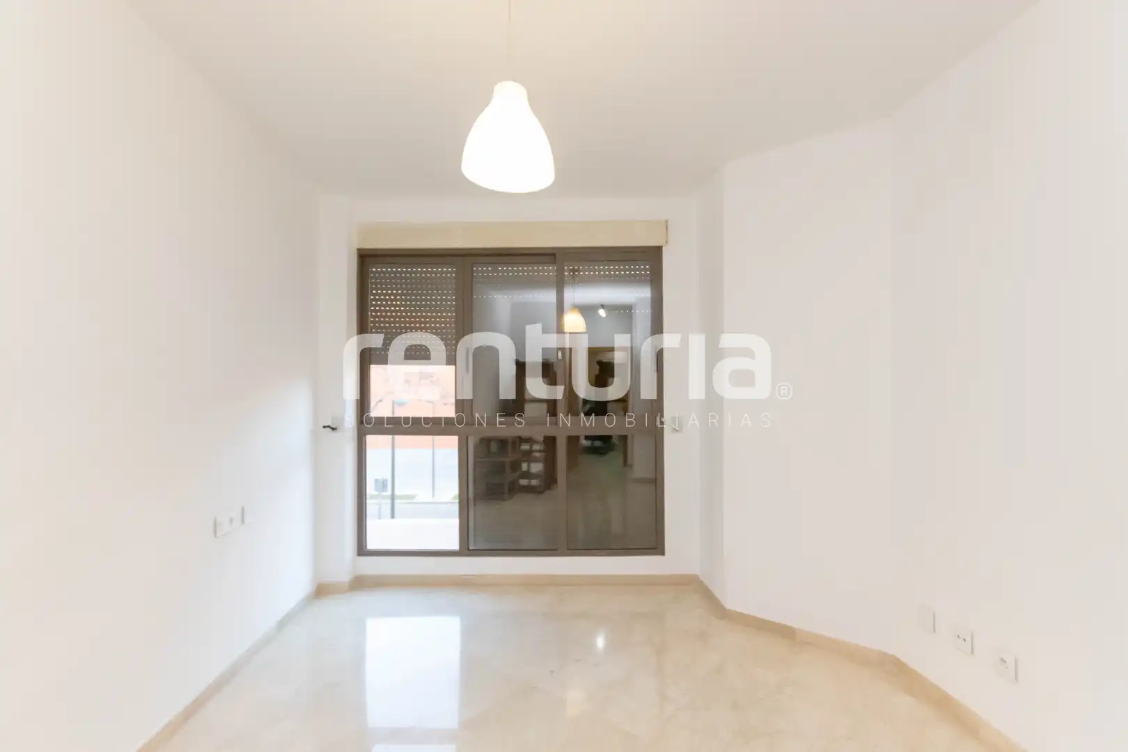 Habitación de Piso en venta en Valencia con Aire acondicionado, Calefacción y Jardín privado