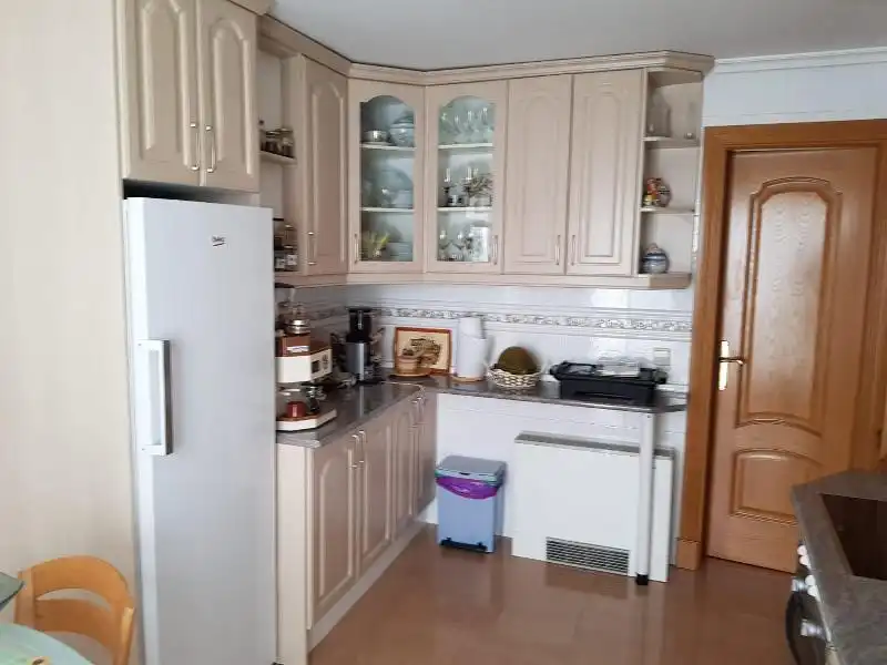 Küche von Maisonette zum Verkauf in Plasencia mit Klimaanlage, Heizung und Privatgarten