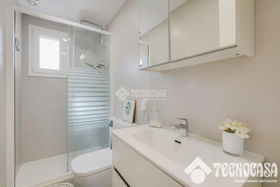 Casa aparellada en venda a Sant Vicenç Dels Horts, imagen 15