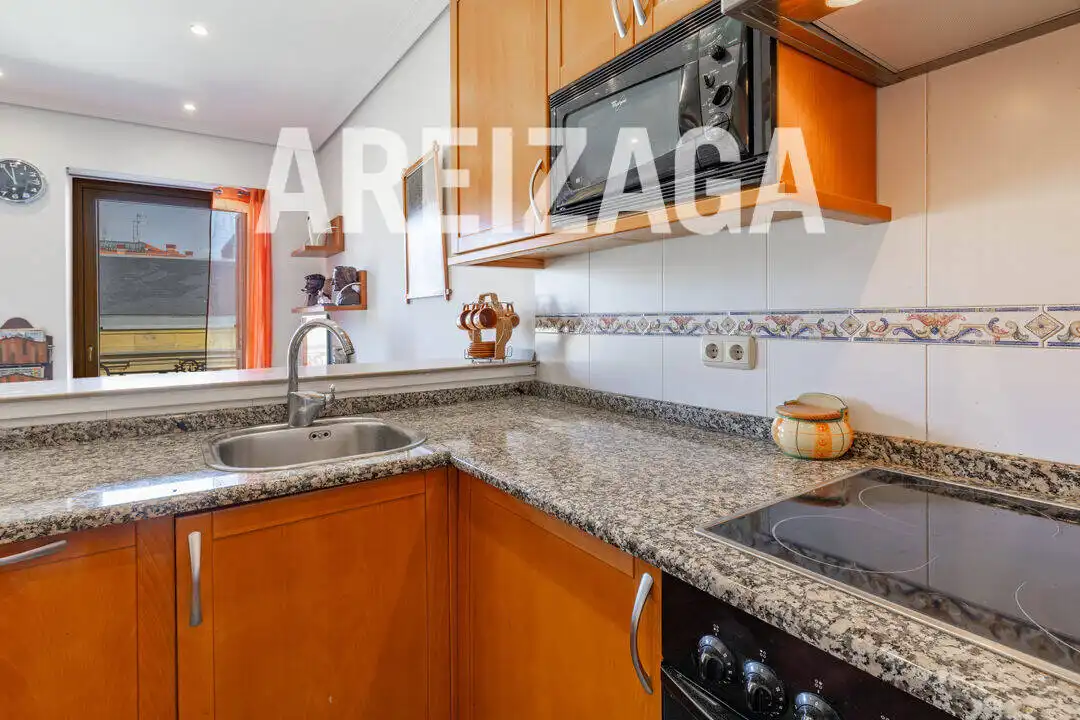 Cocina de Piso en venta en Donostia - San Sebastián  con Calefacción, Amueblado y Balcón