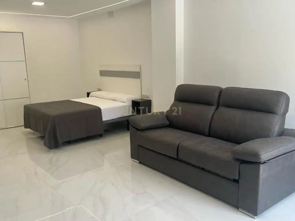 Bedroom of Buildings for sale in Fuengirola