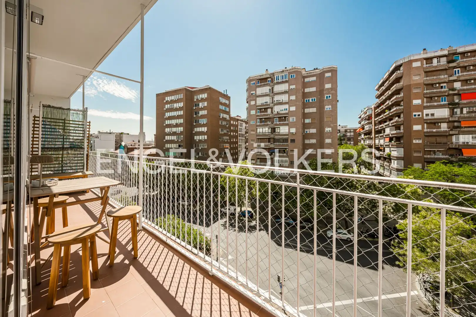 Vista exterior de Pis en venda en Madrid amb Aire condicionat, Calefacció i Balcó