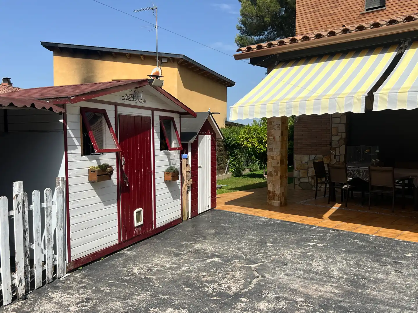 Terrassa de Casa o xalet en venda en La Roca del Vallès amb Aire condicionat, Calefacció i Jardí privat